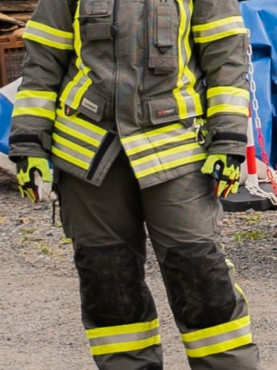 Example of misfitting firefighting clothing among women
